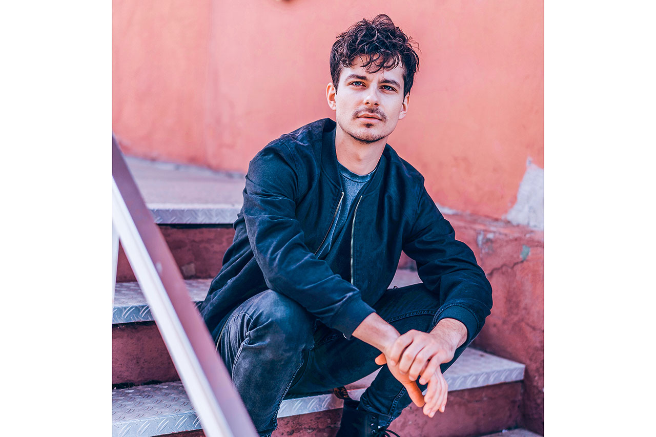 thumbnail: auf-der-buehne-bin-ich-gluecklich