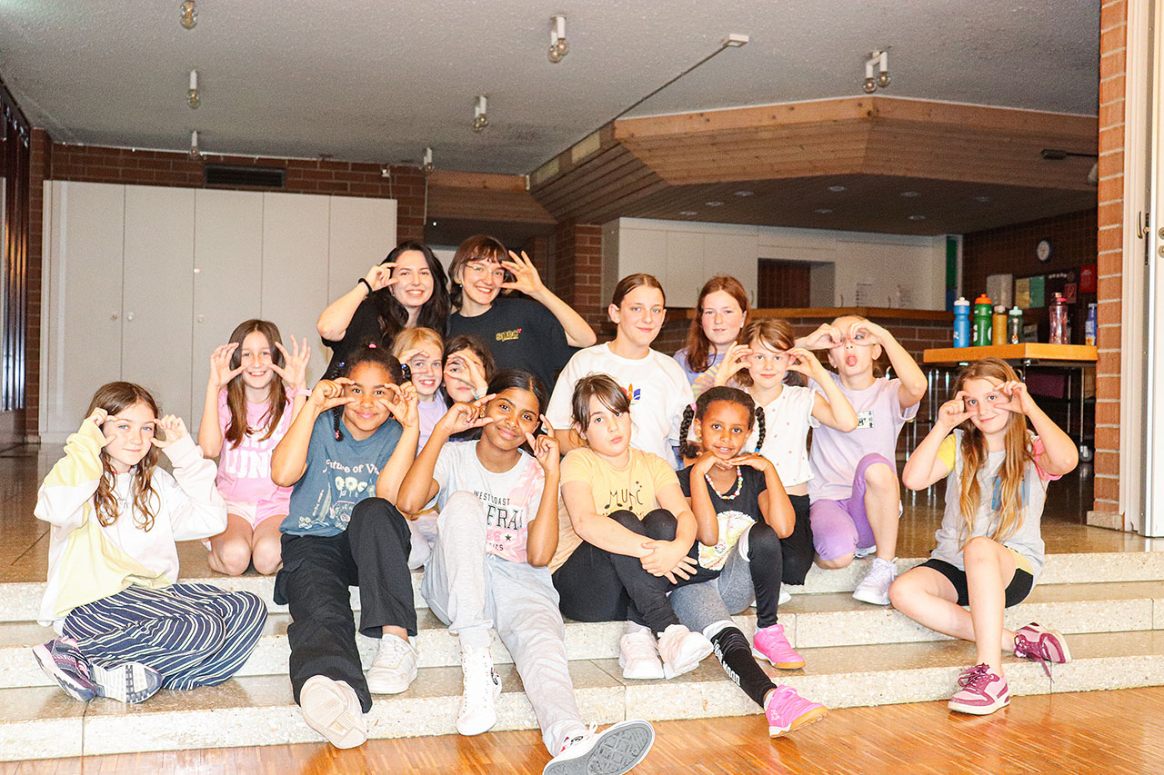 thumbnail: tanzend-koerper-und-geist-staerken