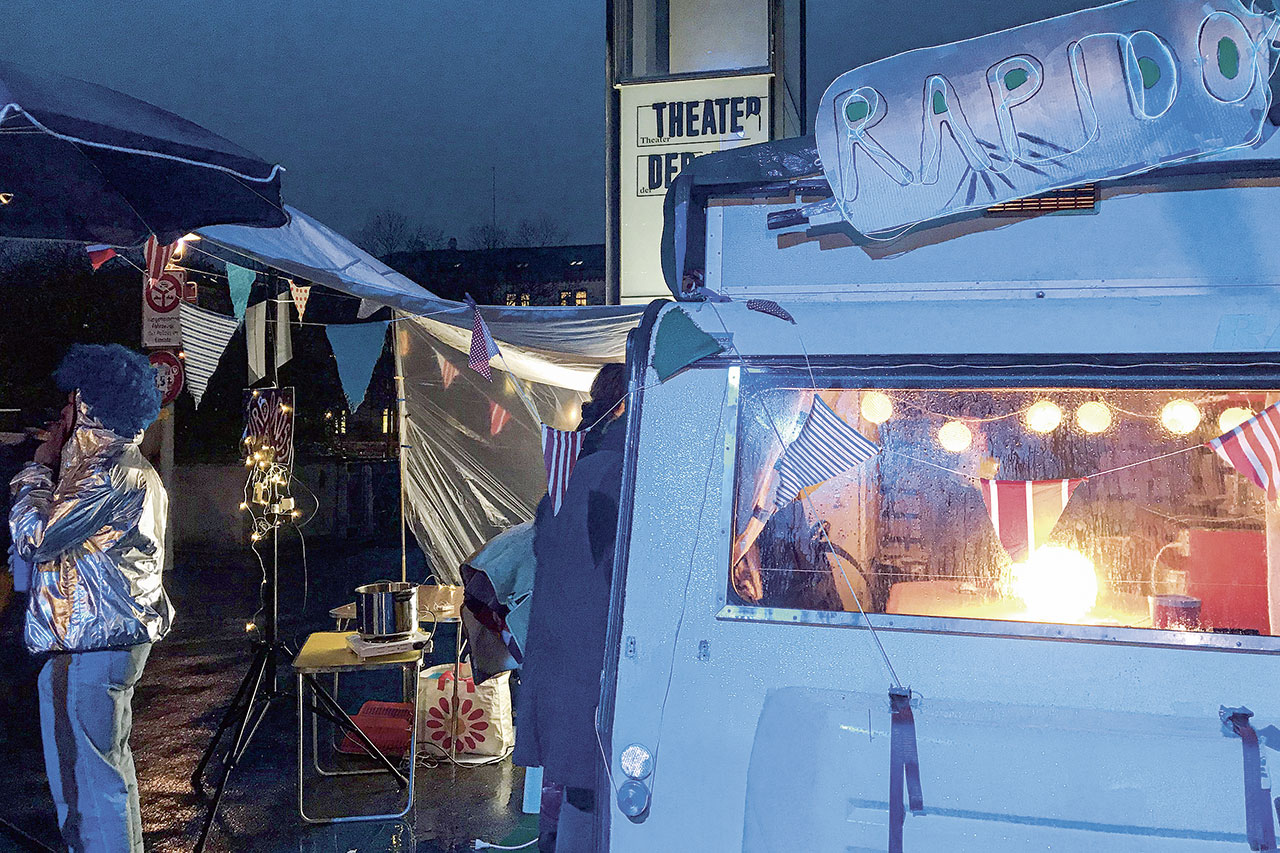 thumbnail: eine-kosmische-punktlandung-hinlegen