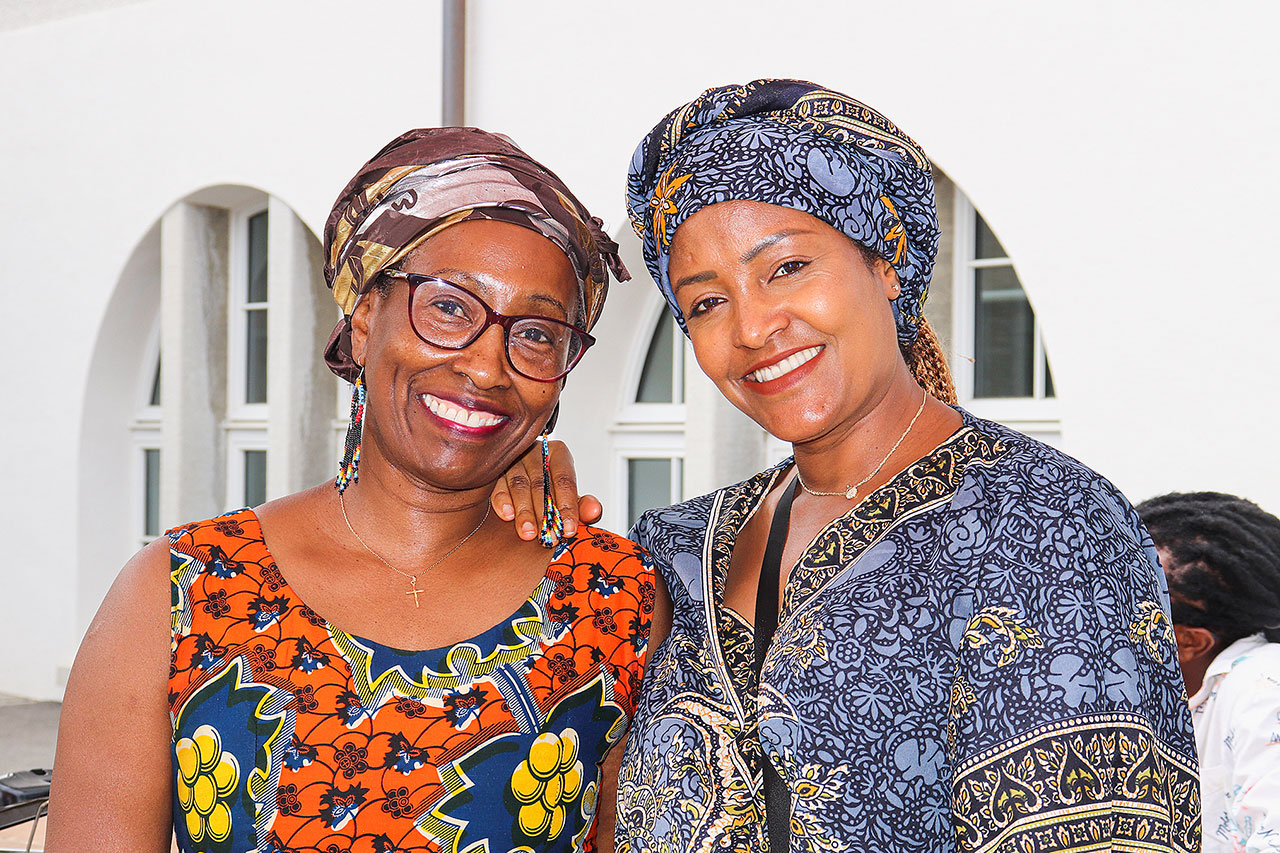 thumbnail: das-dorf-zeigt-sich-von-seiner-bunten-seite