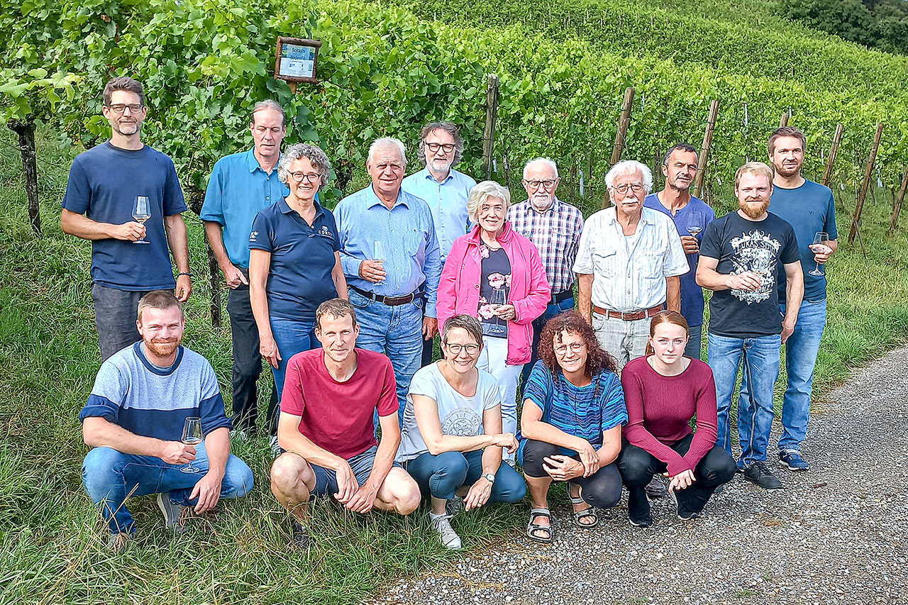 thumbnail: kombination-von-wein-und-kunst