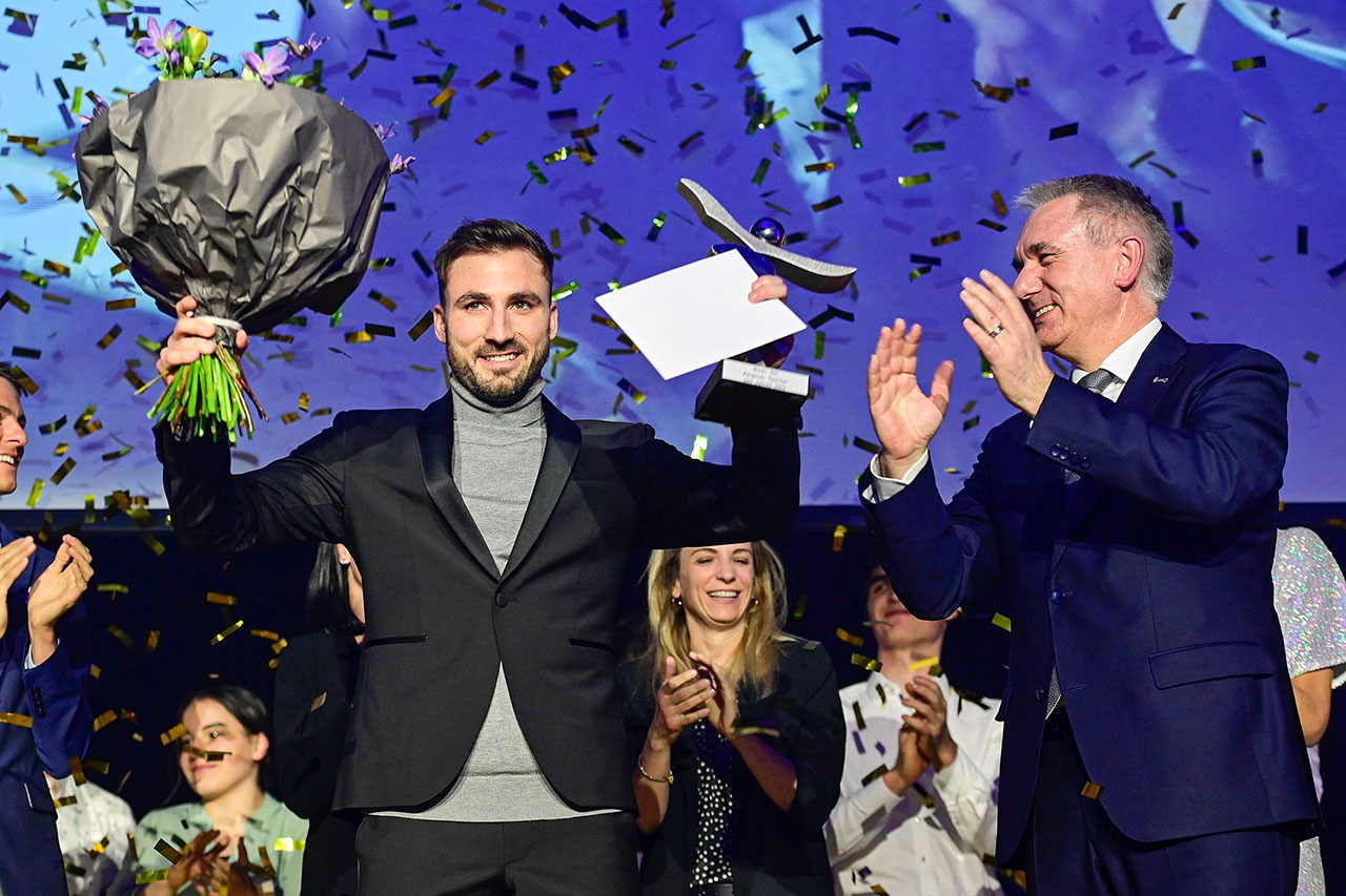 thumbnail: ein-wettinger-im-hoehenflug