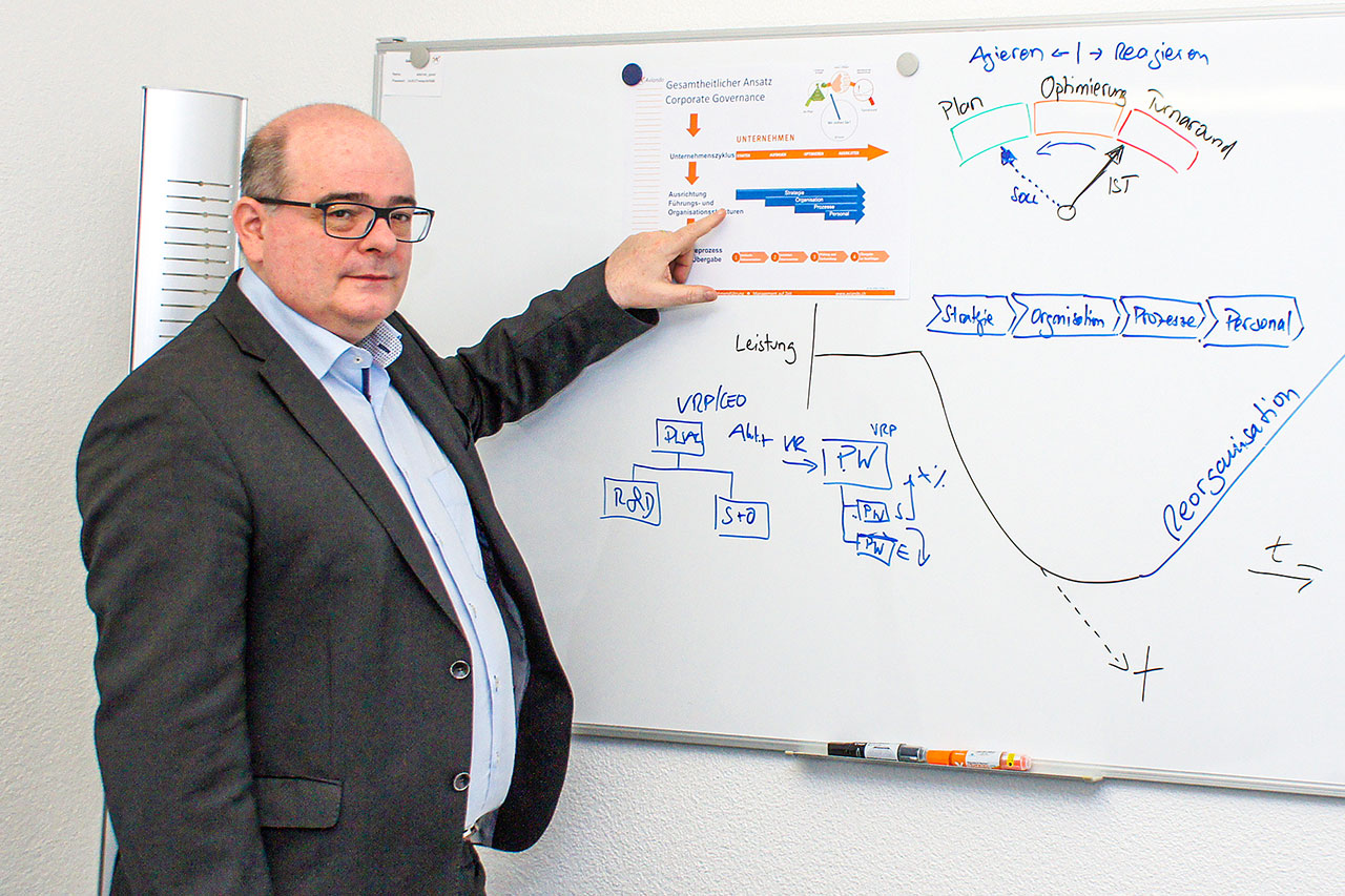 thumbnail: der-fruehe-vogel-faengt-den-wurm