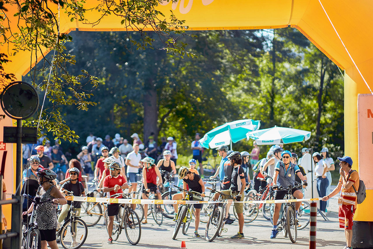 thumbnail: ein-grosses-volksfest