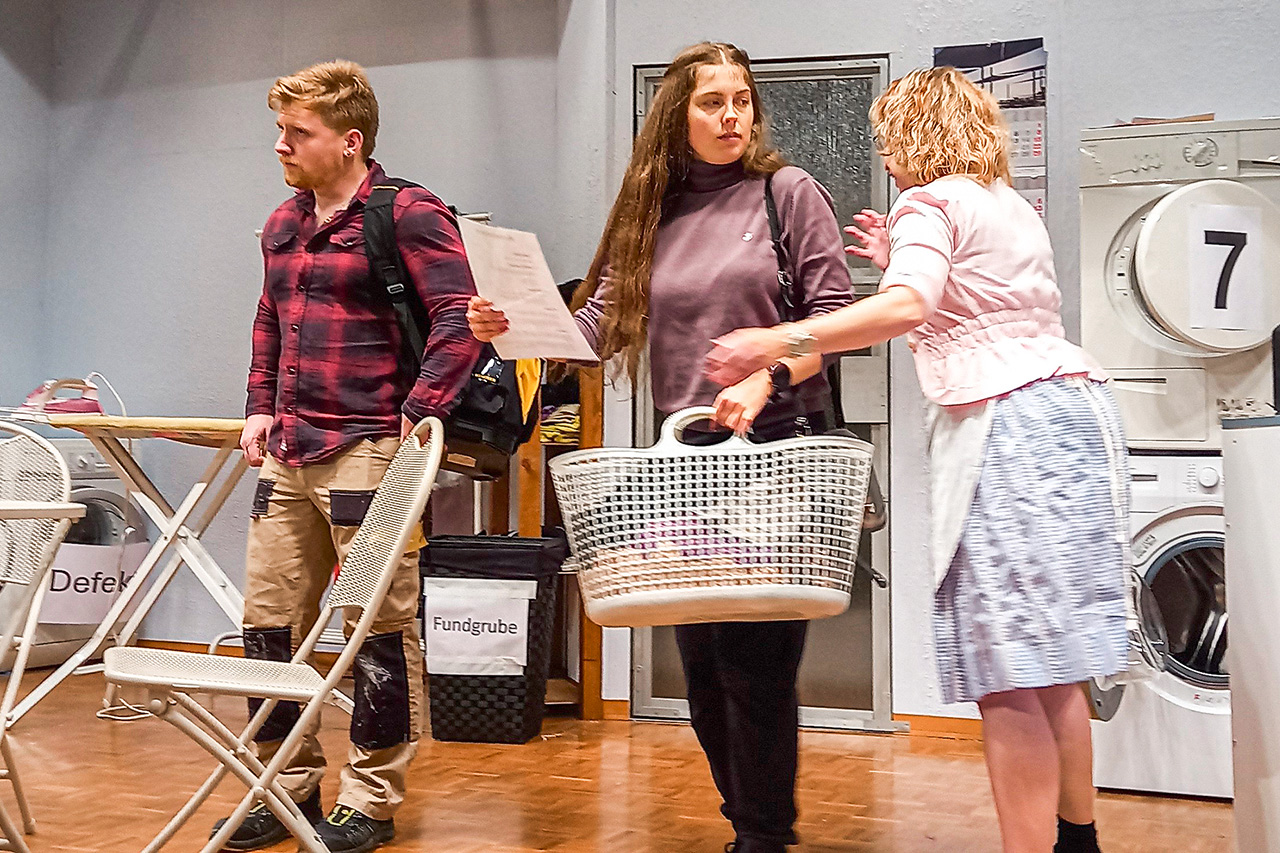 thumbnail: neues-stueck-der-schnaegge-buehne