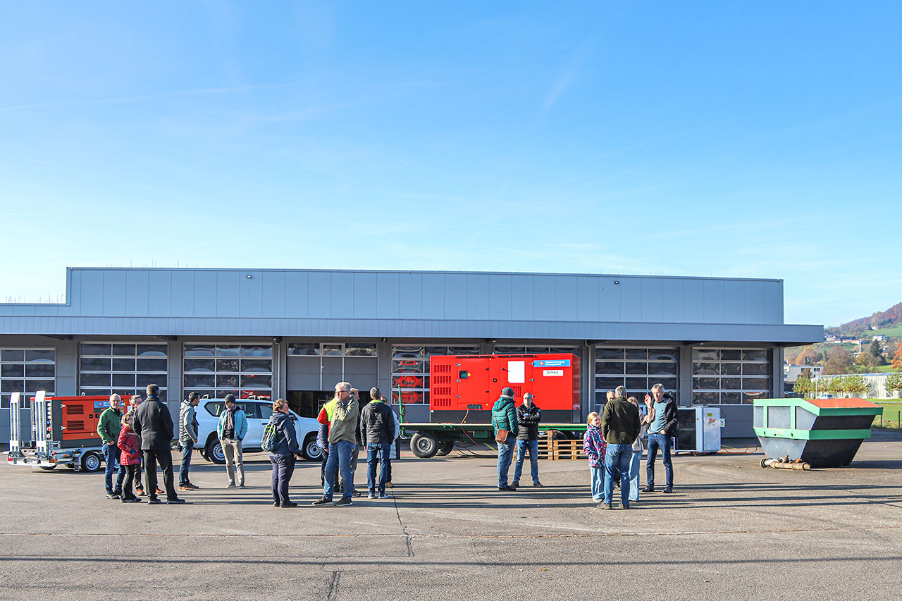 thumbnail: notstromaggregate-feierlich-eingeweiht