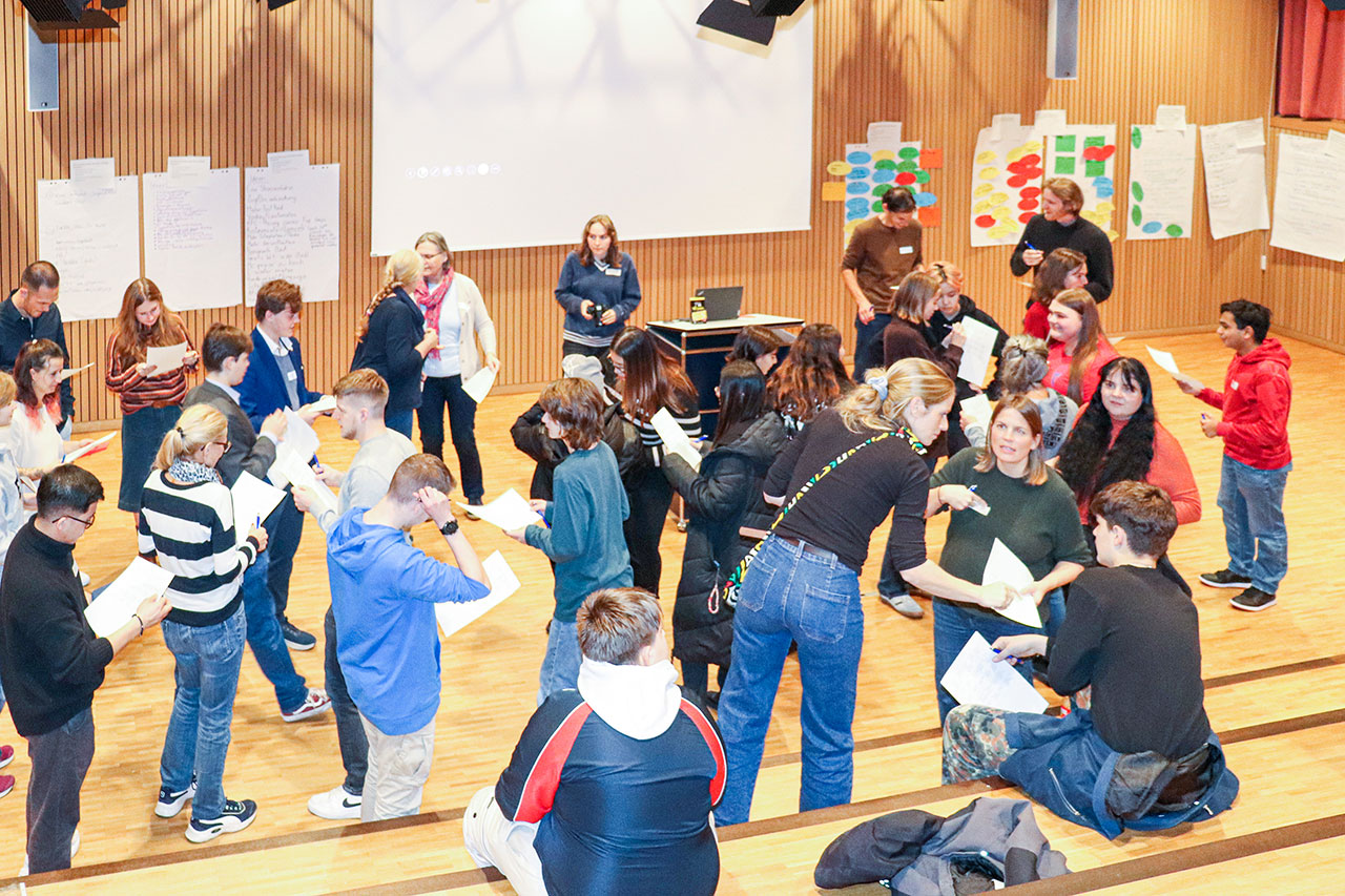 thumbnail: jugend-und-politik-im-austausch