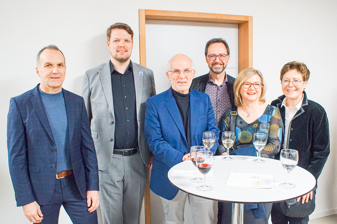 thumbnail: behoerde-im-dialog-mit-der-bevoelkerung