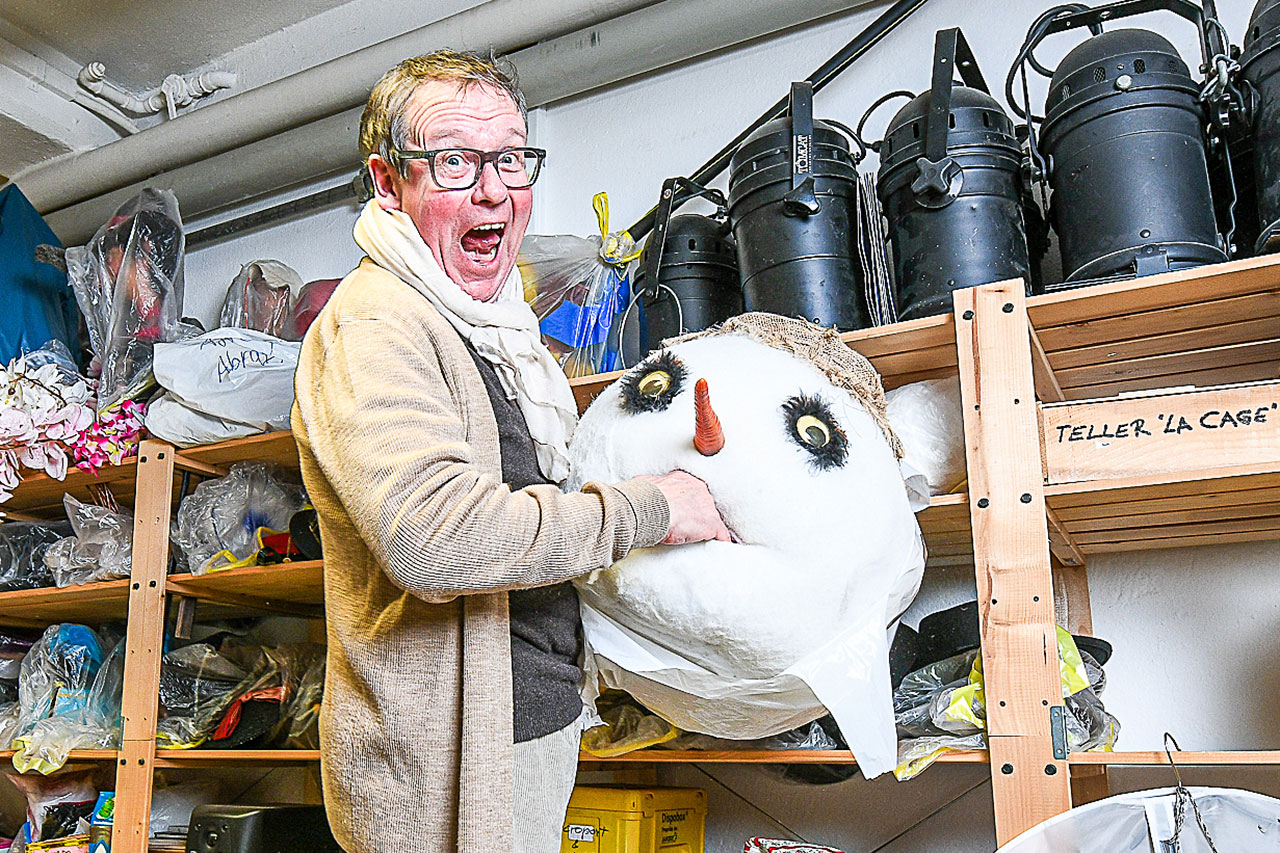 thumbnail: man-muss-ueber-sich-lachen-koennen