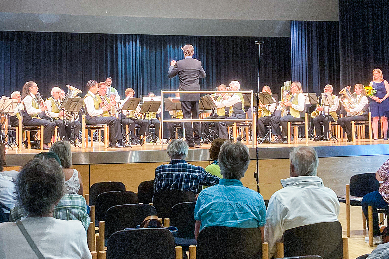 thumbnail: mgl-laeutet-konzertjahr-ein