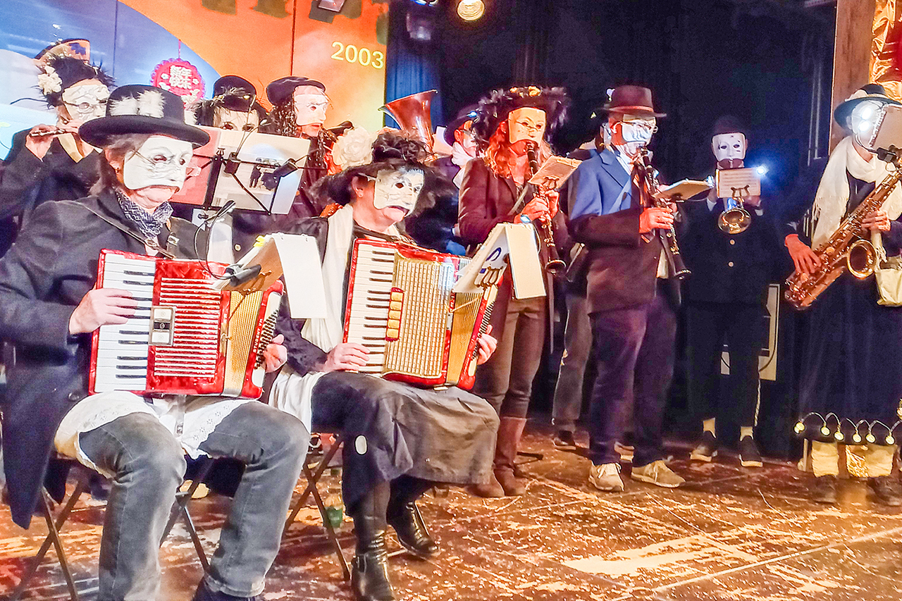 thumbnail: salzhaus-vaerslischmitte-aus-o-graus