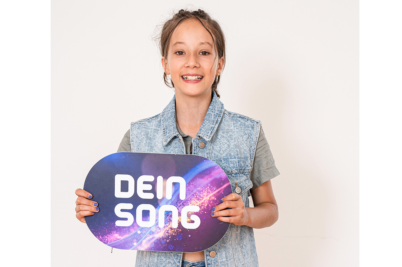 thumbnail: ein-schmetterling-entfaltet-sich