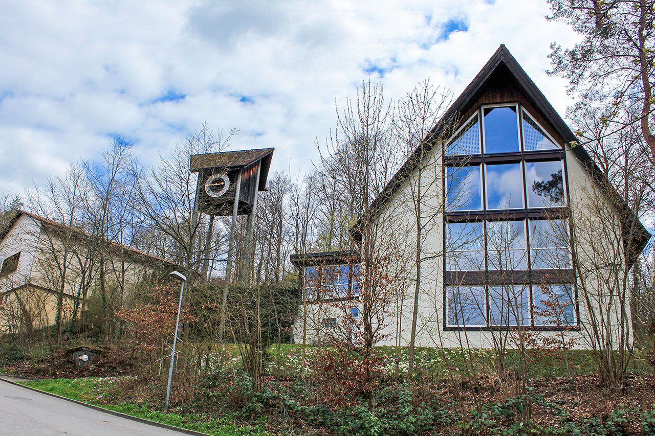 thumbnail: kirchgemeinde-kauft-alte-turnhalle