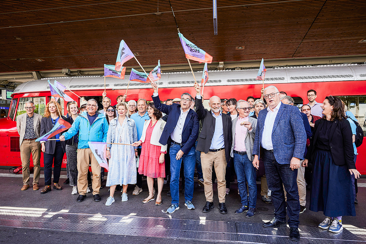 thumbnail: verbunden-durch-das-wasser-der-limmat