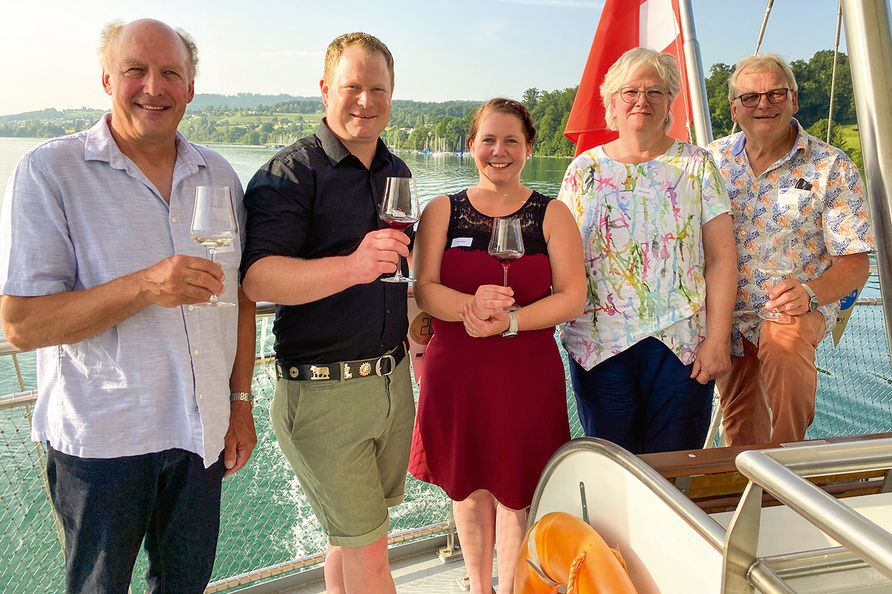 thumbnail: ehre-fuer-den-weinbezirk-brugg