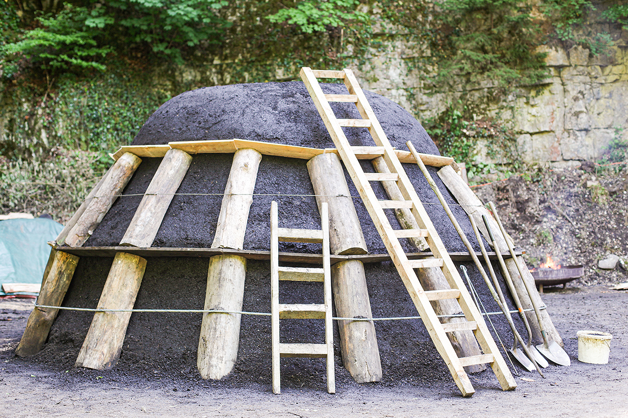 thumbnail: brennen-fuer-ein-traditionelles-handwerk