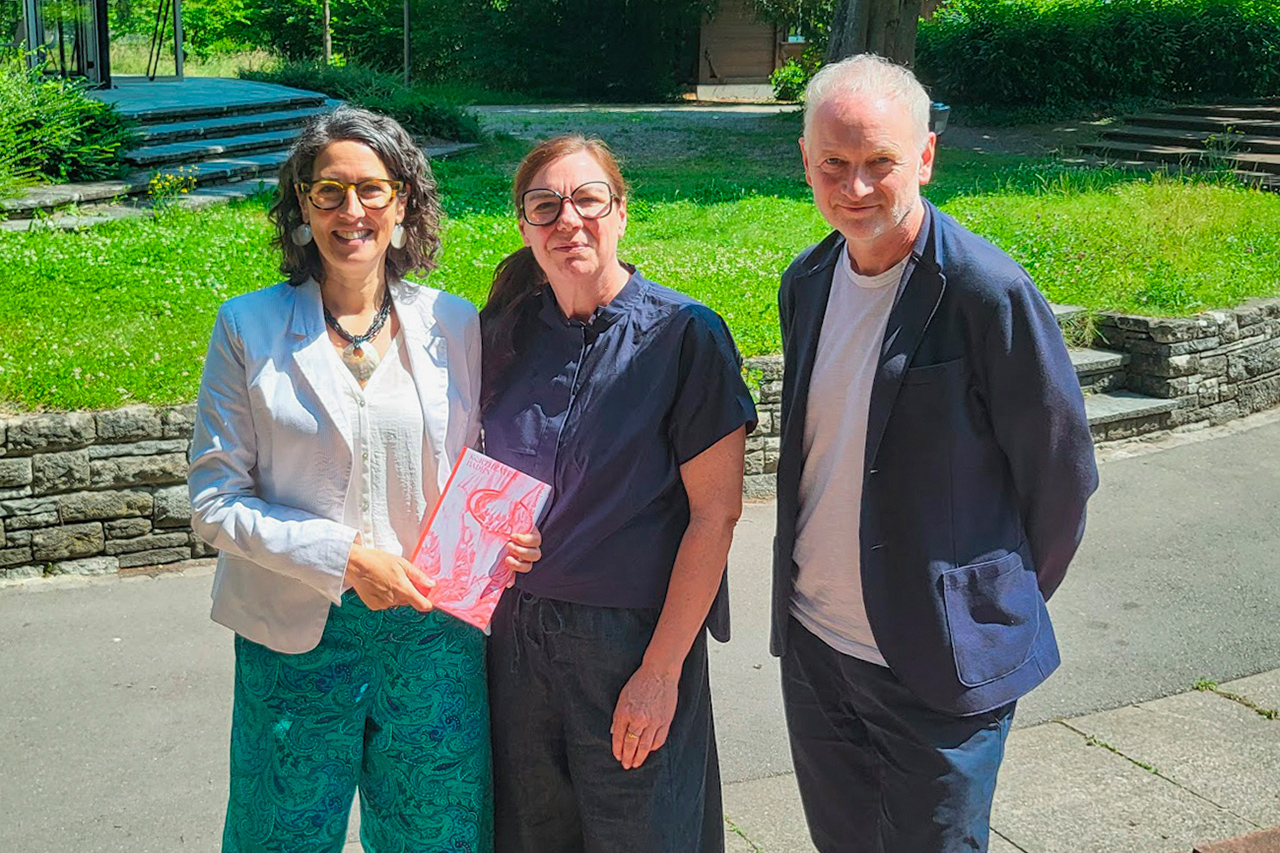 thumbnail: kurtheater-team-sorgt-fuer-buehnenwirbel