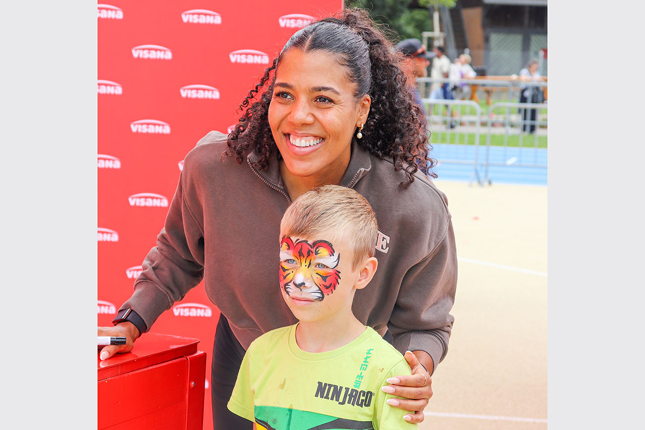 thumbnail: 700-kinder-und-ein-athletikstar