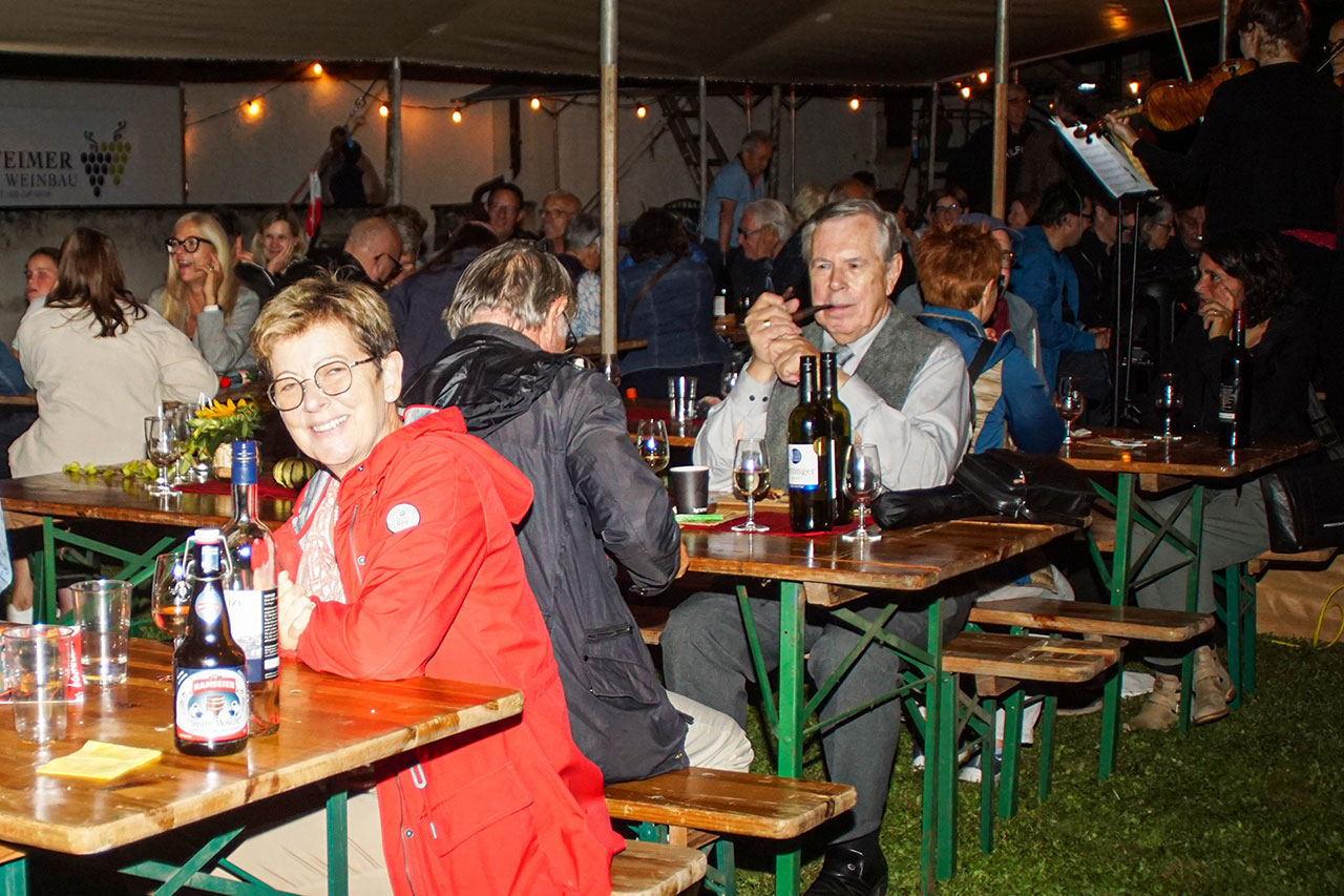 thumbnail: weingenuss-echt-regional