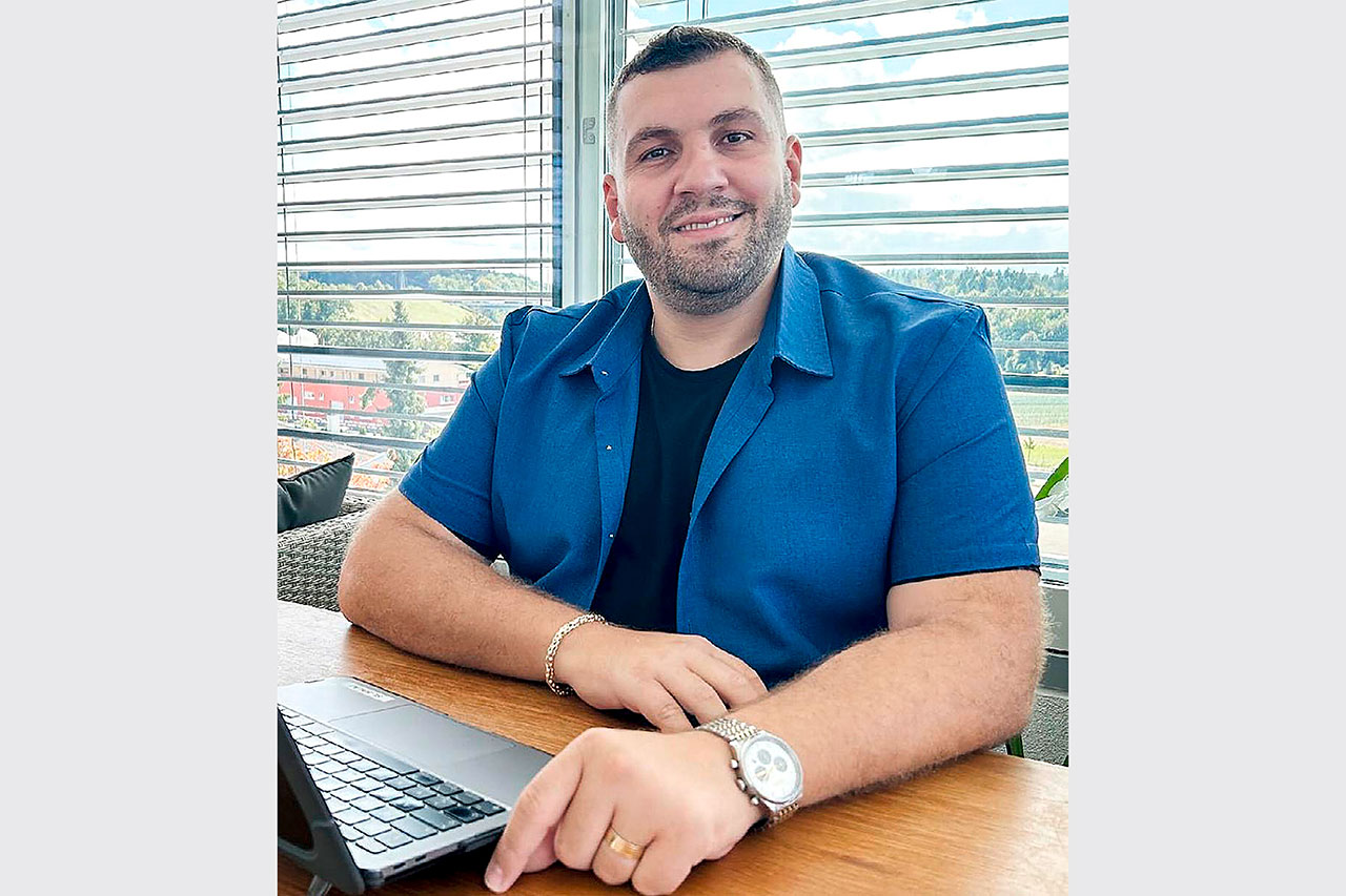 thumbnail: schulleiter-uke-balaj-stellt-sich-vor