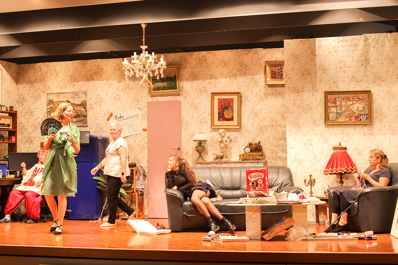 thumbnail: theater-und-es-bitzeli-meh