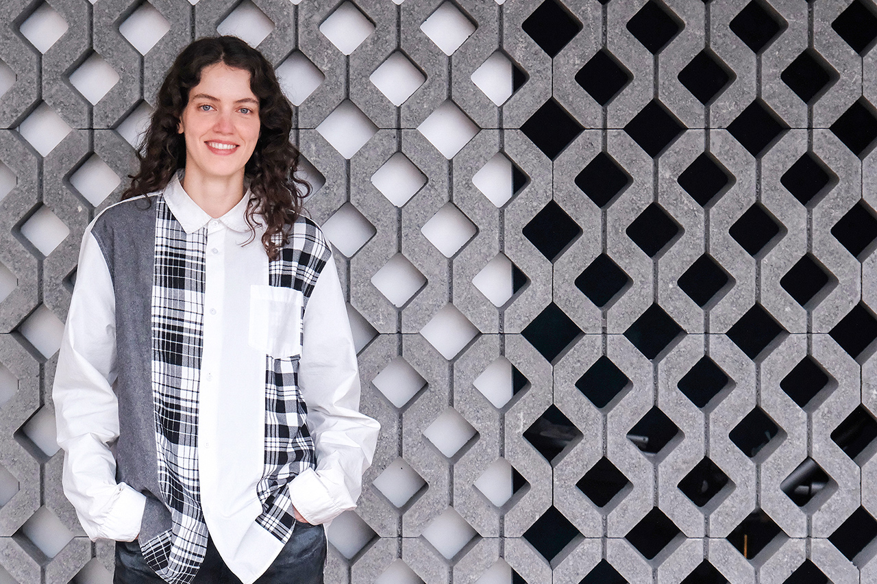 thumbnail: kuenstlerin-mit-klarer-handschrift