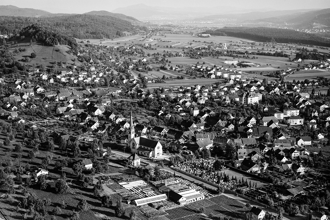 thumbnail: 51-kilo-akten-gelesen-und-geprueft