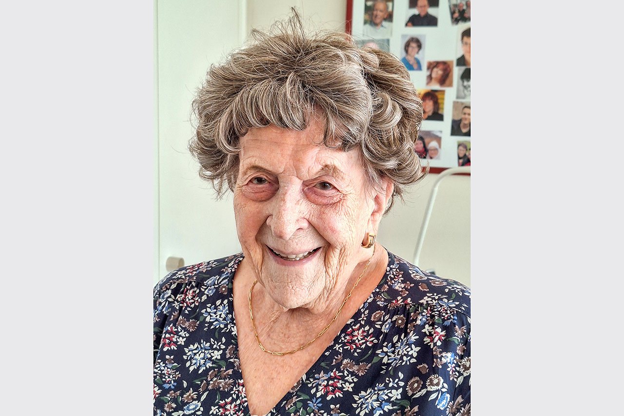 thumbnail: kirche-buecher-und-politik