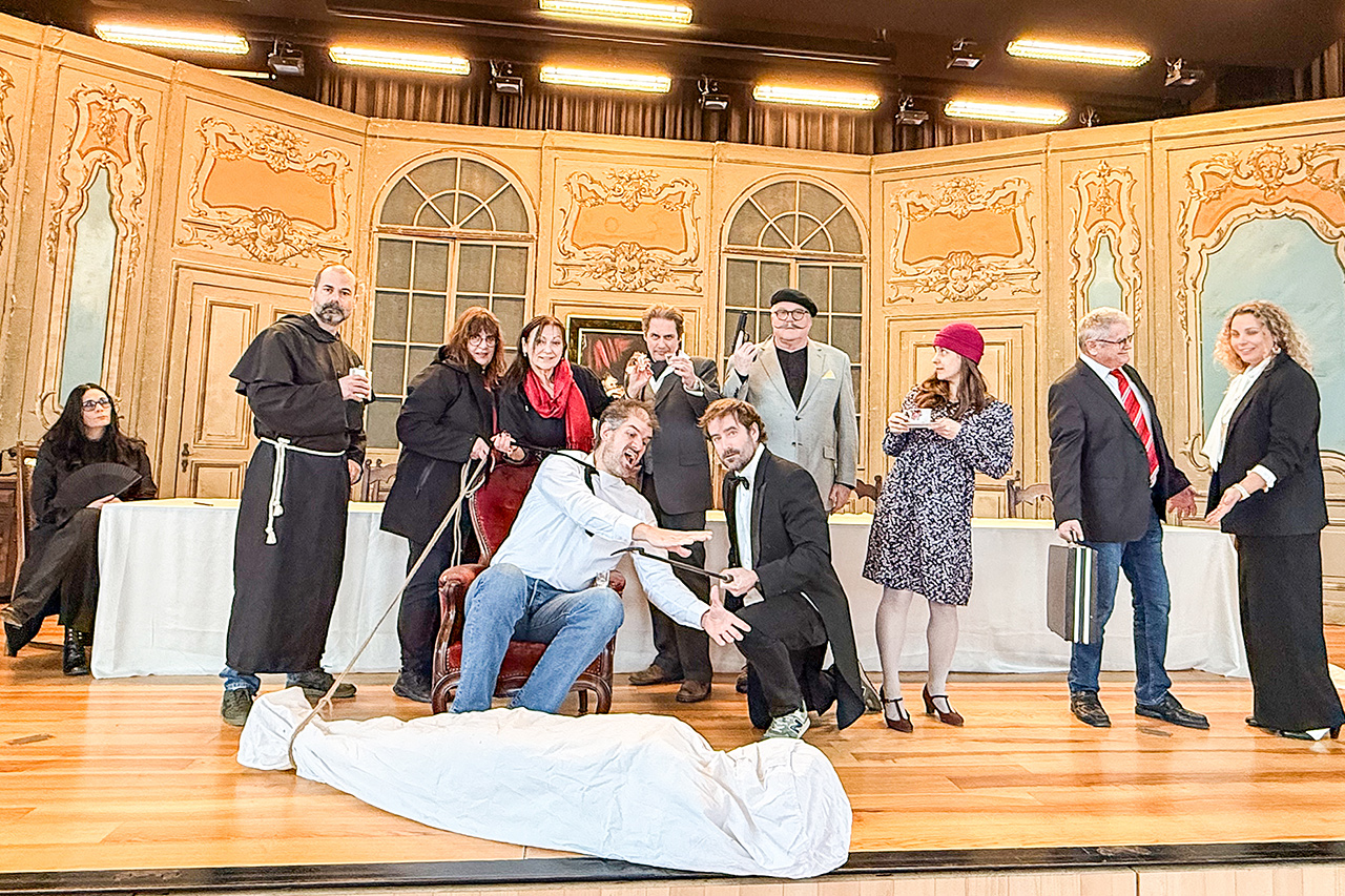 thumbnail: wallace-auf-die-buehne-gebracht