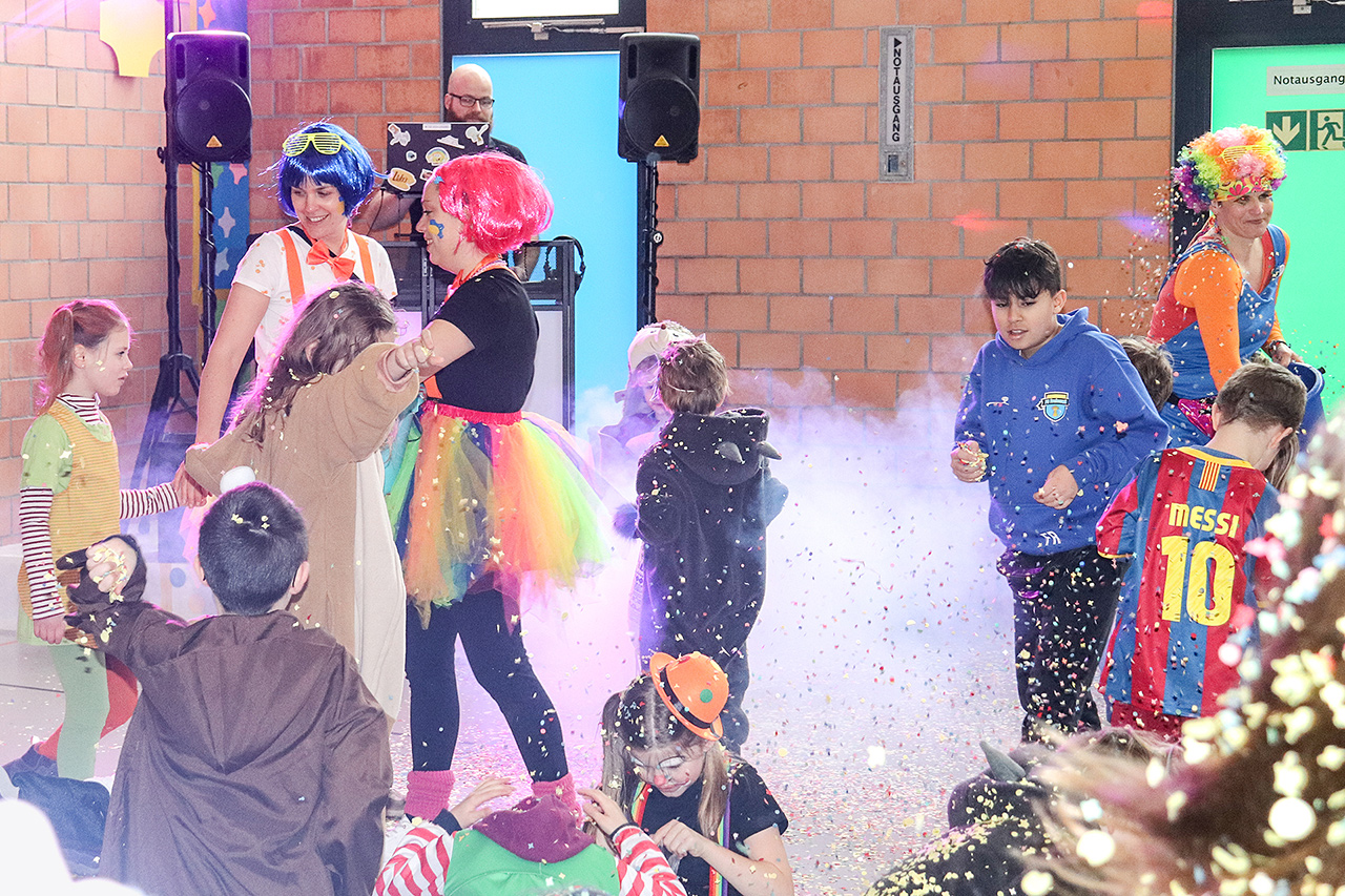 thumbnail: kunterbunt-durch-freienwil