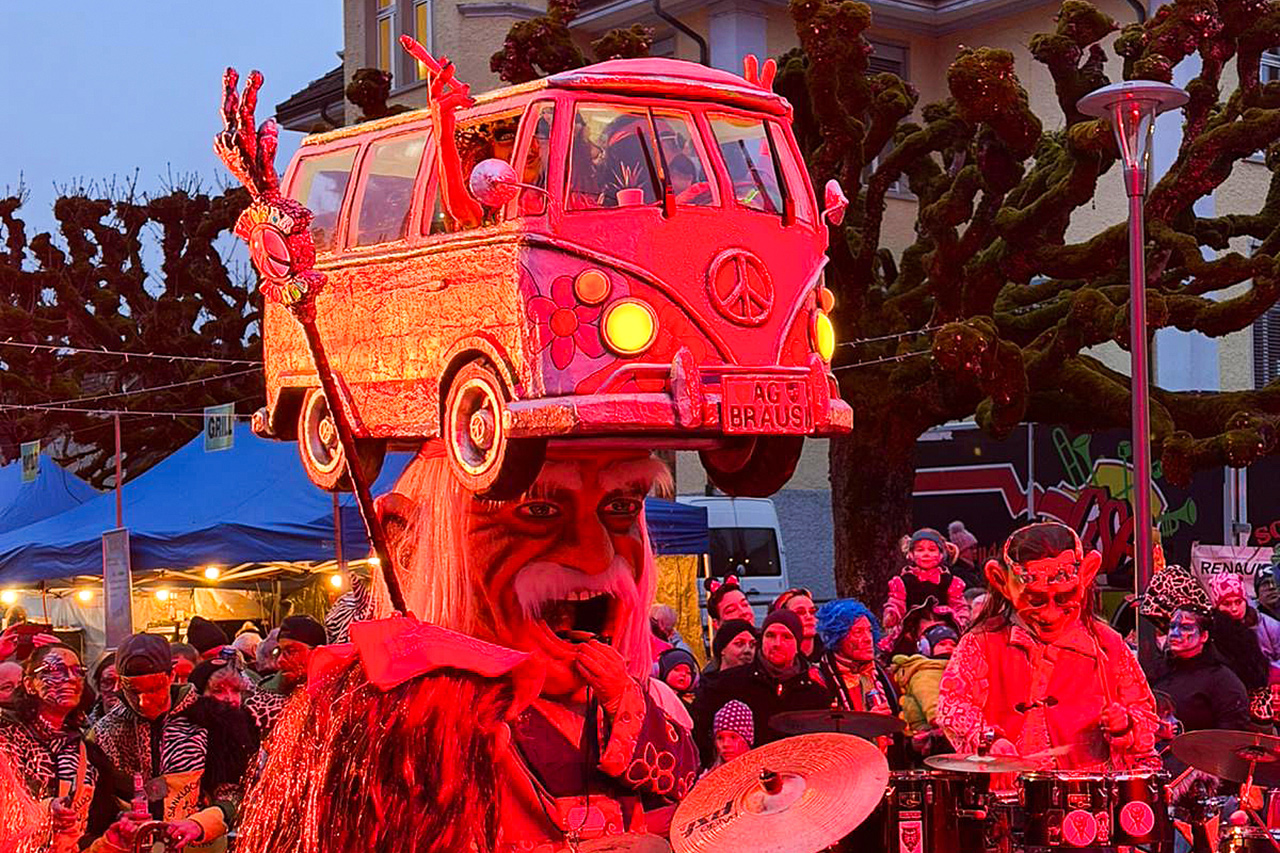 thumbnail: fasnachtszauber-auf-dem-kiesplatz