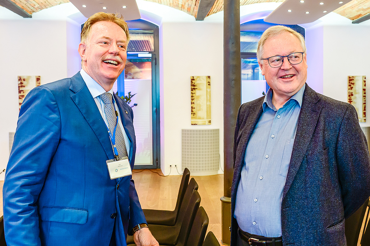 thumbnail: astronauten-und-klosterbrueder