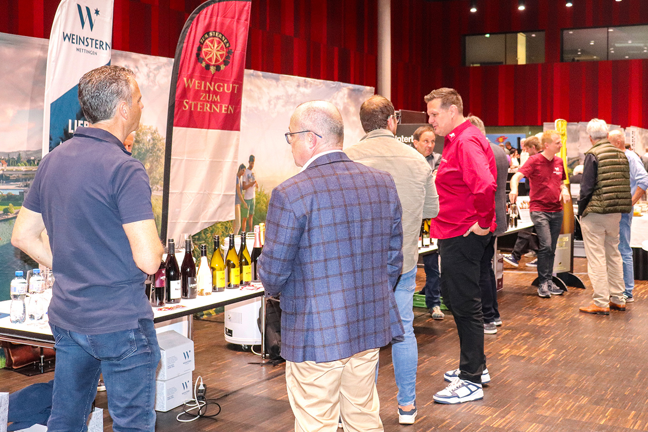 thumbnail: ueber-250-weine-aus-der-region