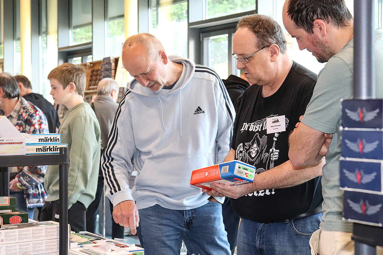 thumbnail: zwischen-raritaeten-und-kindertraeumen