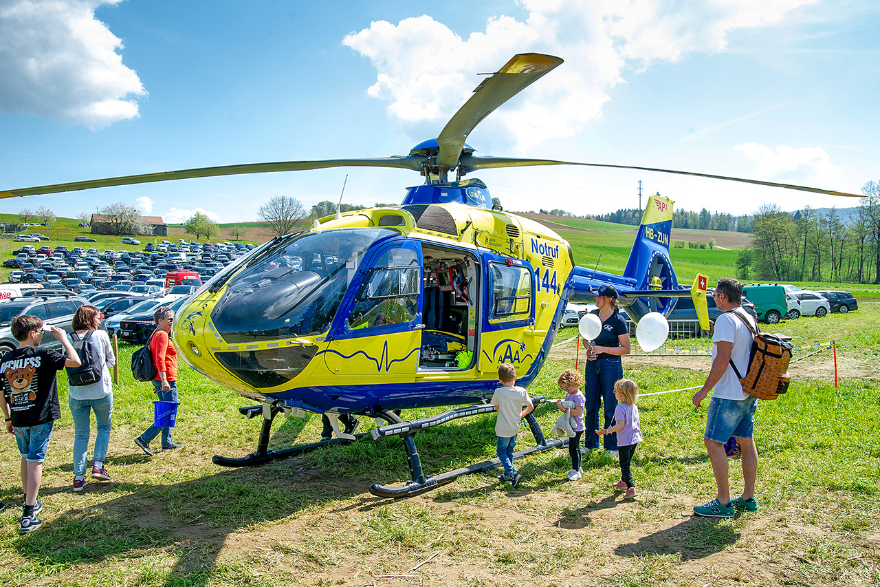 thumbnail: gewerbe-und-bevoelkerung-in-feststimmung