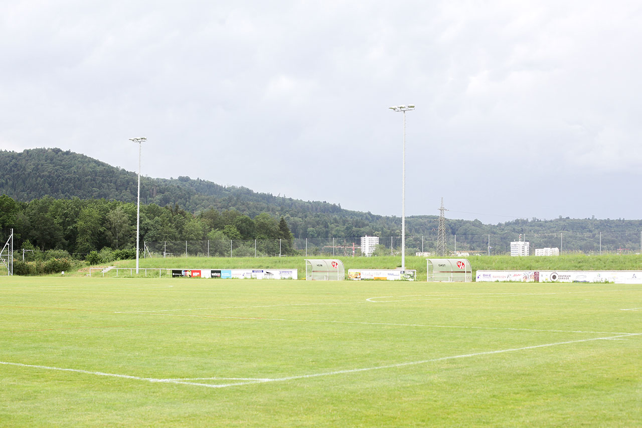 thumbnail: kunstrasenplatz-statt-perrondach