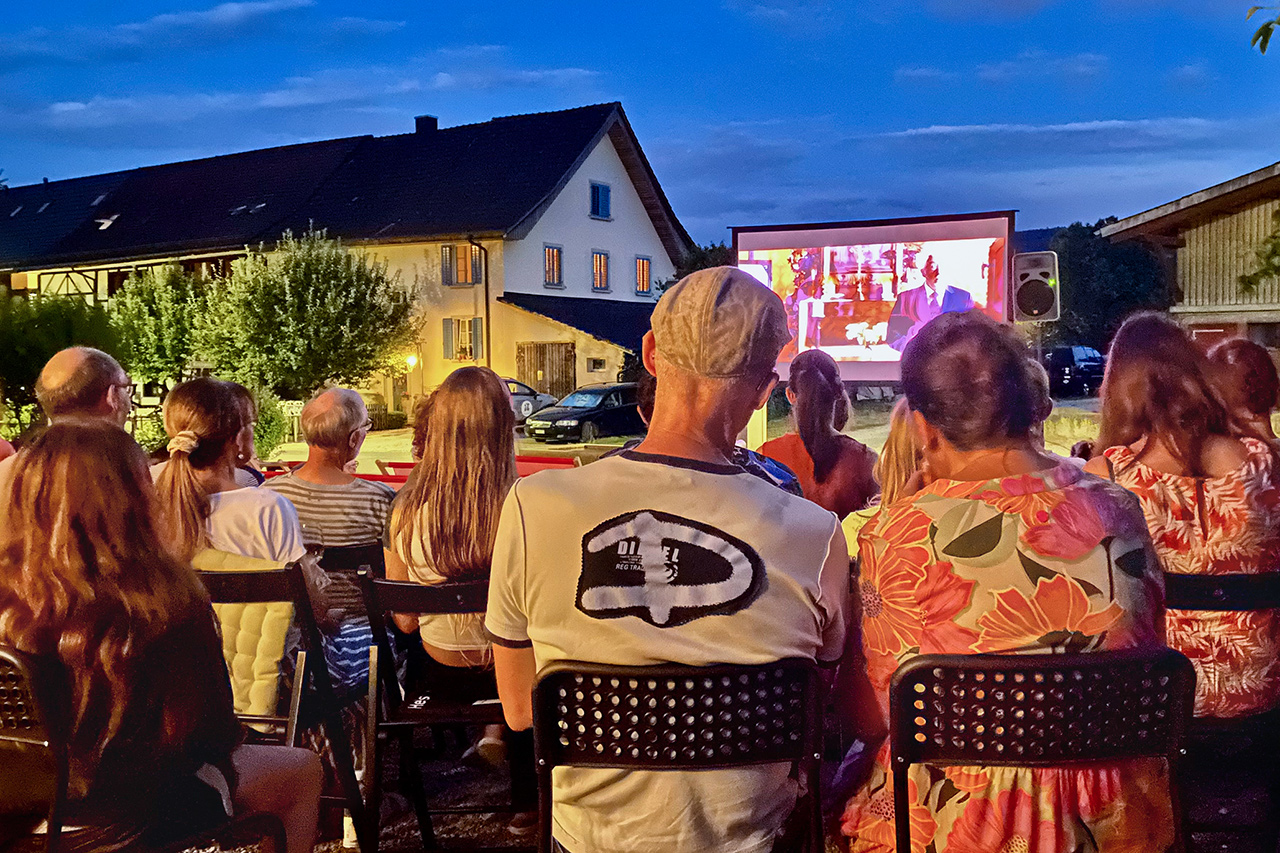 thumbnail: freiluft-im-dorfschoepflikino